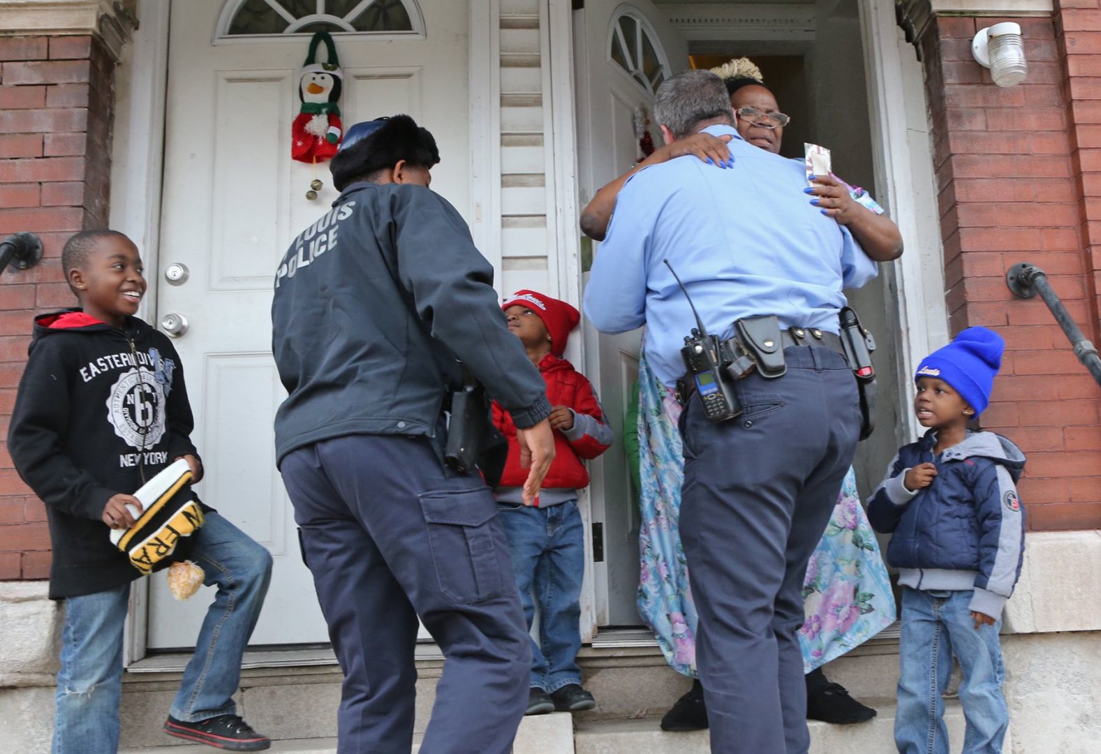 Secret Santas make St. Louisans hoiday brighter